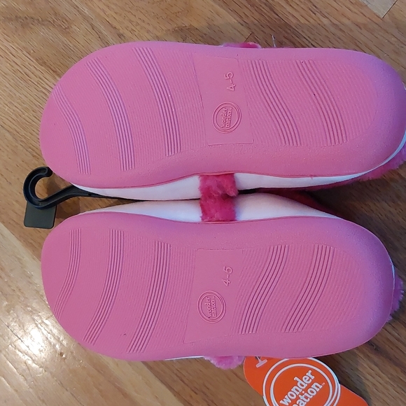 Wonder Nation Girl Slippers - Picture 4 of 9